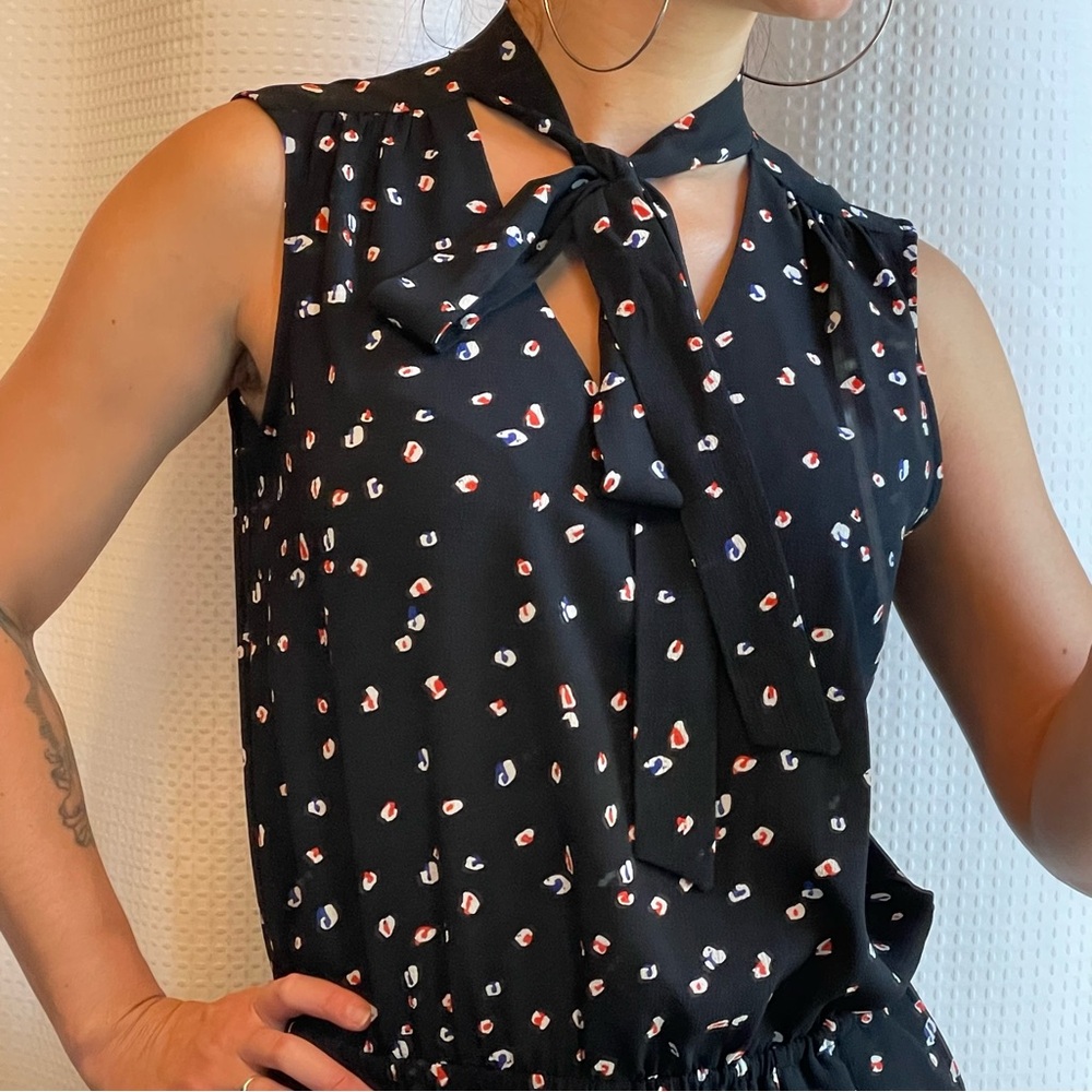 Black Sleeveless Tie-Neck Top